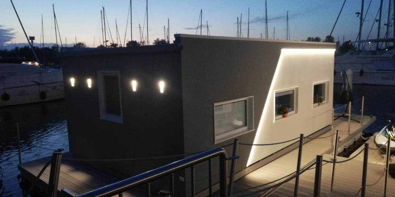 Marina Degli Estensi Floating Resort Llido Degli Estensi Exterior foto
