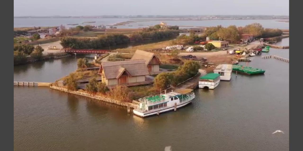 Marina Degli Estensi Floating Resort Llido Degli Estensi Exterior foto