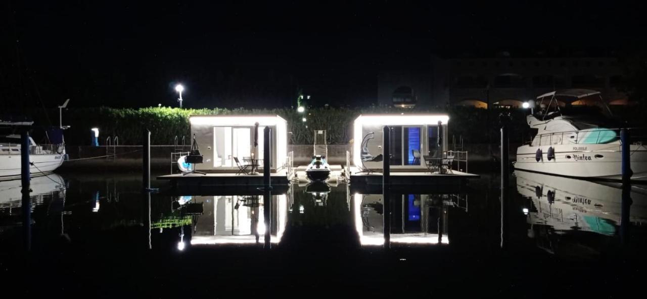 Marina Degli Estensi Floating Resort Llido Degli Estensi Exterior foto