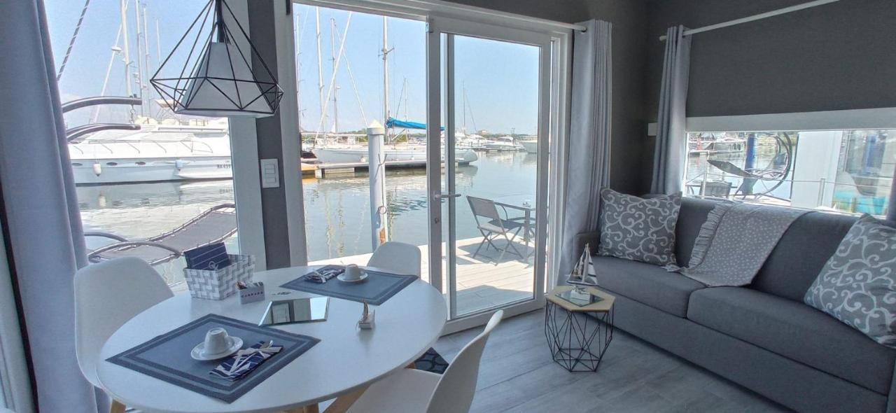 Marina Degli Estensi Floating Resort Llido Degli Estensi Exterior foto