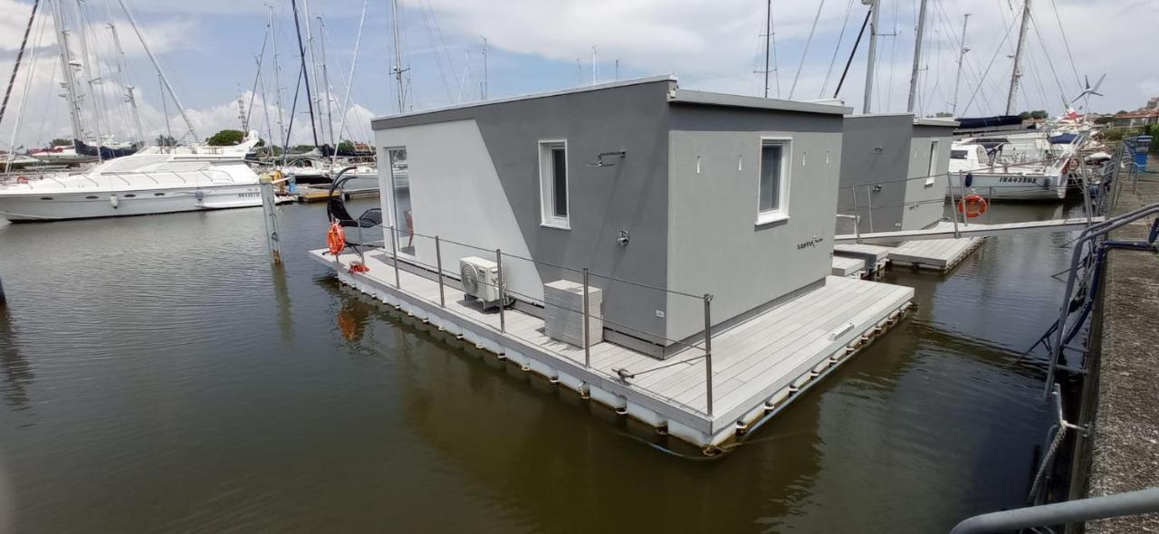 Marina Degli Estensi Floating Resort Llido Degli Estensi Exterior foto